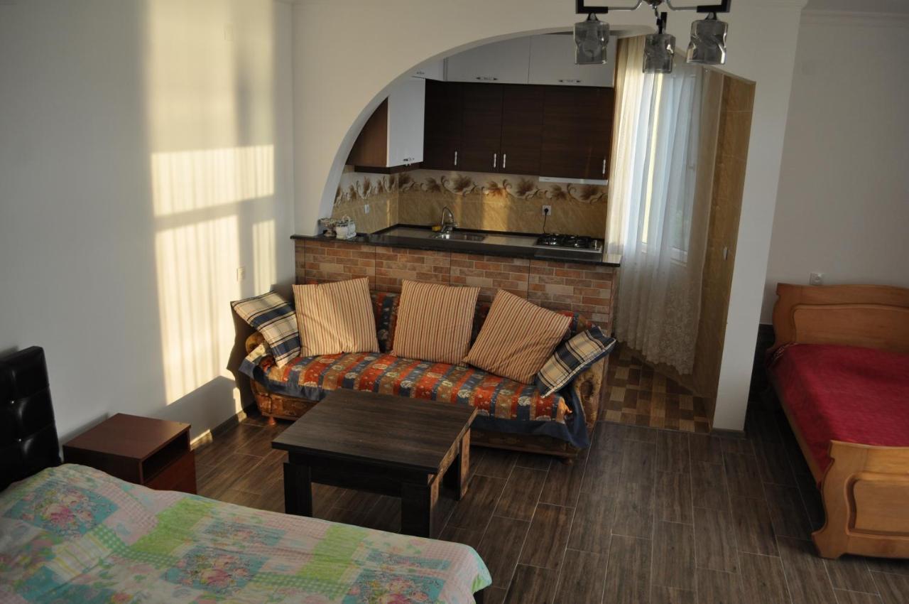 Akhmed Guest House Kvariati Esterno foto